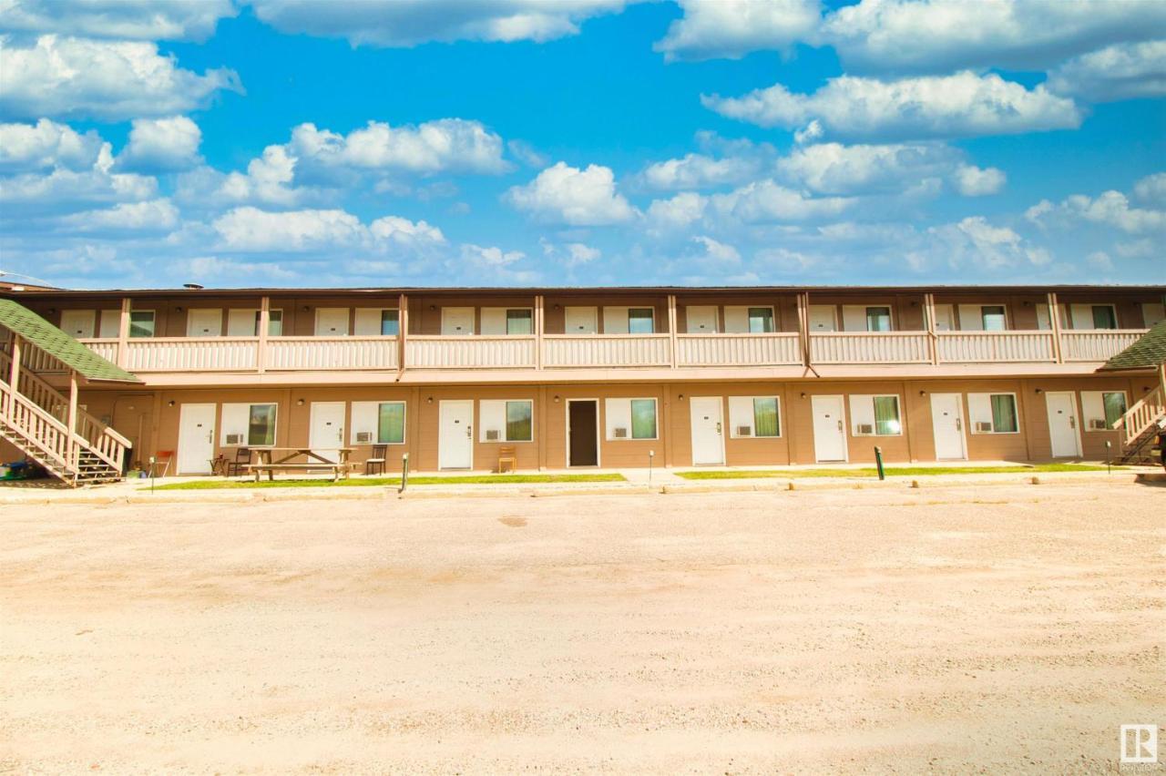 Cold Lake Kings Court Motel المظهر الخارجي الصورة