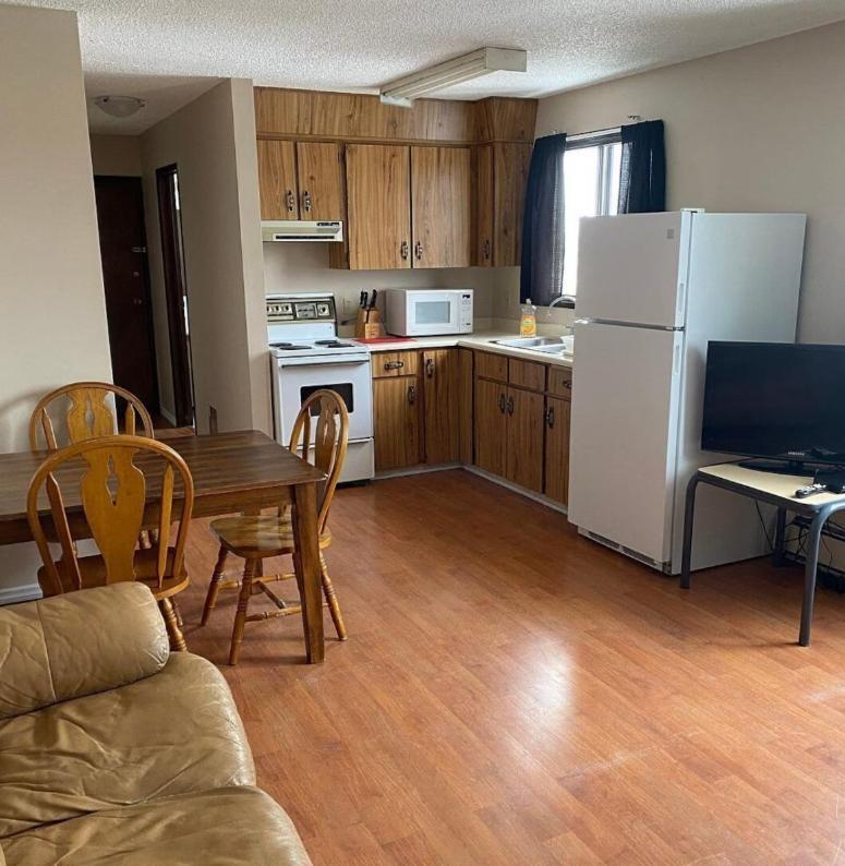 Cold Lake Kings Court Motel المظهر الخارجي الصورة